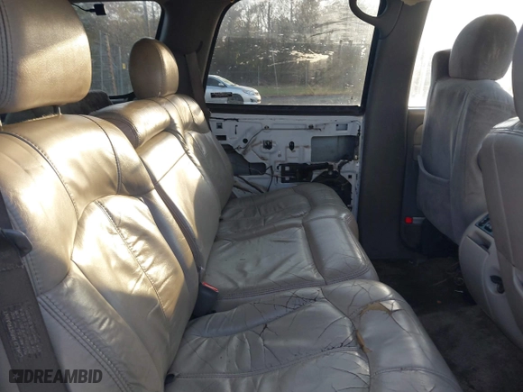 2001 Chevrolet Tahoe LT with VIN 1GNEC13T91R140982, listed as a IAAI auction lot 41801748 with 429,014 mi miles. Bid and sale history available at carsss.com. Image 8.