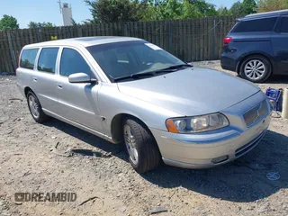 2006 Volvo V70 2.5L Turbo with VIN YV1SW592062557300, listed as a IAAI auction lot 42186688 with 206,502 mi miles and . Bid and sale history available at DreamBid. Image 1.