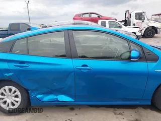 2022 Toyota Prius L Eco z VIN JTDKAMFU1N3181851, wystawiony jako IAAI lot #42378503 z przebiegiem 36 413 mil mil oraz . Historia ofert i sprzedaży dostępna na DreamBid. Obrazek 13.