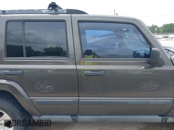 2006 Jeep Commander с VIN 1J8HG48NX6C357935, выставлен на аукционе IAAI как лот 42121109 с пробегом 166 951 миль миль и . История ставок и продаж доступна на DreamBid. Изображение 13.