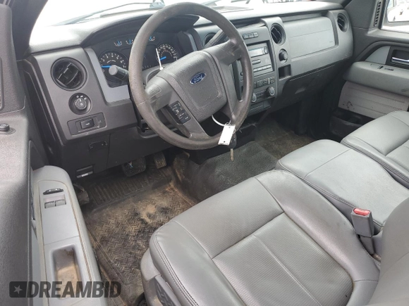 2014 Ford F-150 XL z VIN 1FTMF1CM3EKF27630, wystawiony jako Copart lot #66837895 z przebiegiem 189 717 mil mil oraz Czysty tytuł • Clean title. Historia ofert i sprzedaży dostępna na DreamBid. Obrazek 8.