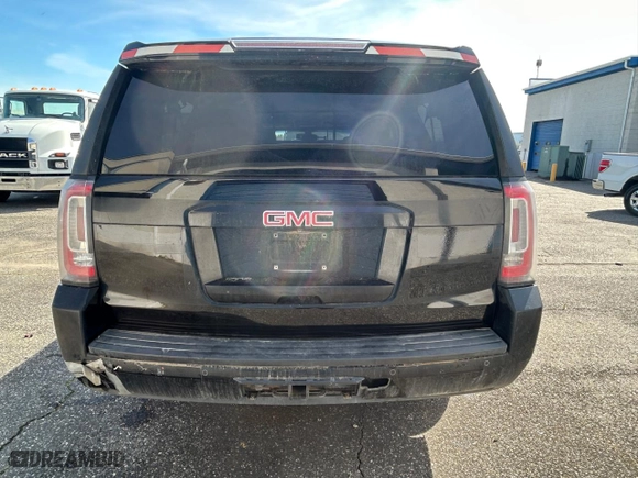 2016 GMC Yukon XL SLE with VIN 1GKS2FKC3GR123539, listed as a Copart auction lot 49763965 with 367,015 mi miles and Clean Title. Bid and sale history available at carsss.com. Image 6.