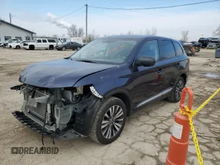 2020 Mitsubishi Outlander ES with VIN JA4AD2A3XLZ047057, listed as a Copart auction lot 44381625 with 67,468 mi miles and Salvage Title. Bid and sale history available at carsss.com. Image 1.