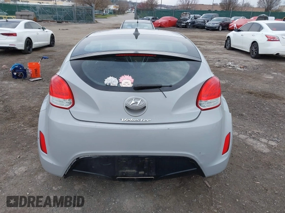 2013 Hyundai Veloster w/Gray Int z VIN KMHTC6AD3DU140949, wystawiony jako IAAI lot #41883011 z przebiegiem 108 247 mil mil oraz . Historia ofert i sprzedaży dostępna na DreamBid. Obrazek 16.