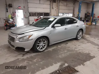 2011 Nissan Maxima SV z VIN 1N4AA5AP4BC802777, wystawiony jako IAAI lot #42183339 z przebiegiem 164 807 mil mil oraz . Historia ofert i sprzedaży dostępna na DreamBid. Obrazek 2.