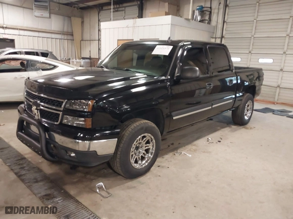 2006 Chevrolet Silverado 1500 LT1 with VIN 2GCEC13T461190598, listed as a IAAI auction lot 41521172 with 223,110 mi miles. Bid and sale history available at carsss.com. Image 17.