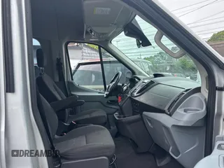 2017 Ford Transit z VIN 1FMZK1CG6HKA18059, wystawiony jako Copart lot #59103305 z przebiegiem 160 829 mil mil oraz Tytuł czysty. Historia ofert i sprzedaży dostępna na DreamBid. Obrazek 5.