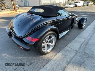 2000 Plymouth Prowler z VIN 1P3EW65G6YV602347, wystawiony jako Copart lot #71067714 z przebiegiem 65 554 mil mil oraz Tytuł czysty. Historia ofert i sprzedaży dostępna na DreamBid. Obrazek 3.