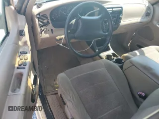 1999 Ford Explorer XLT z VIN 1FMZU32E8XUB73723, wystawiony jako Copart lot #53383835 z przebiegiem 233 675 mil mil oraz Szkoda całkowita • Salvage title. Historia ofert i sprzedaży dostępna na DreamBid. Obrazek 8.