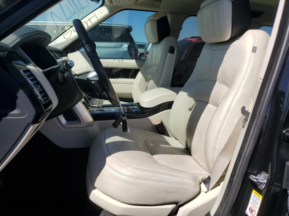 2019 Land Rover Range Rover with VIN SALGS2RE4KA541142, listed as a Copart auction lot 47006935 with 80,142 mi miles and Salvage title. Bid and sale history available at DreamBid. Image 7.