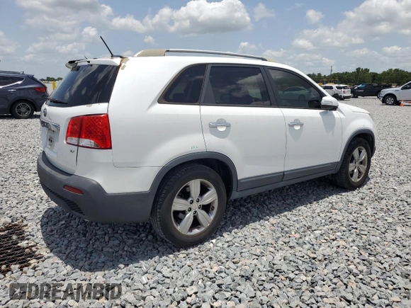 2013 Kia Sorento EX с VIN 5XYKU3A67DG320272, выставлен на аукционе Copart как лот 59878535 с пробегом 118 487 миль миль и Списание • Salvage title. История ставок и продаж доступна на DreamBid. Изображение 3.