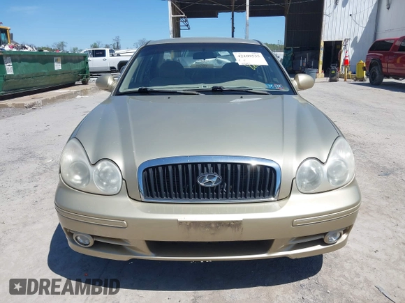 2004 Hyundai Sonata with VIN KMHWF25S94A048669, listed as a IAAI auction lot 42109535 with 157,687 mi miles. Bid and sale history available at carsss.com. Image 6.