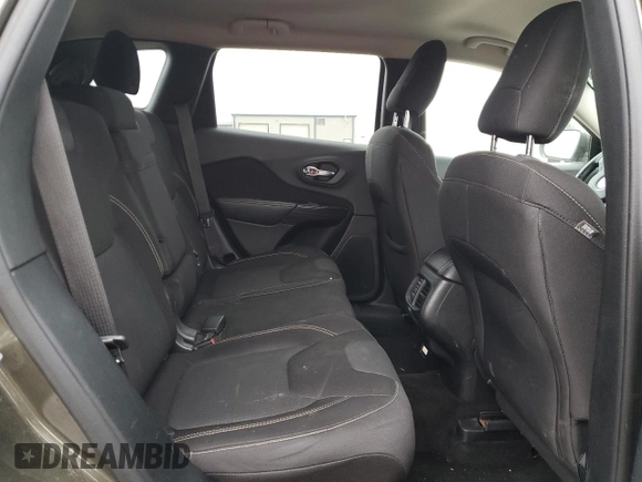 2015 Jeep Cherokee Latitude z VIN 1C4PJMCS7FW515406, wystawiony jako Copart lot #52331155 z przebiegiem 129 815 mil mil oraz Szkoda całkowita • Salvage title. Historia ofert i sprzedaży dostępna na DreamBid. Obrazek 10.