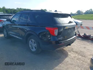 2022 Ford Explorer XLT with VIN 1FMSK8DH9NGB27633, listed as a IAAI auction lot 42117559 with 52,474 mi miles and . Bid and sale history available at DreamBid. Image 3.