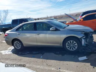 2017 Toyota Camry XLE z VIN 4T1BF1FK3HU290840, wystawiony jako IAAI lot #41470555 z przebiegiem 62 190 mil mil oraz . Historia ofert i sprzedaży dostępna na DreamBid. Obrazek 12.