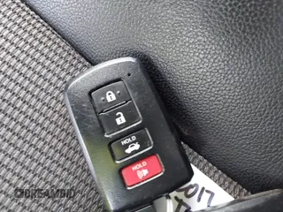 2017 Toyota Corolla L z VIN 2T1BURHE7HC772787, wystawiony jako IAAI lot #42189922 z przebiegiem 100 865 mil mil oraz . Historia ofert i sprzedaży dostępna na DreamBid. Obrazek 11.