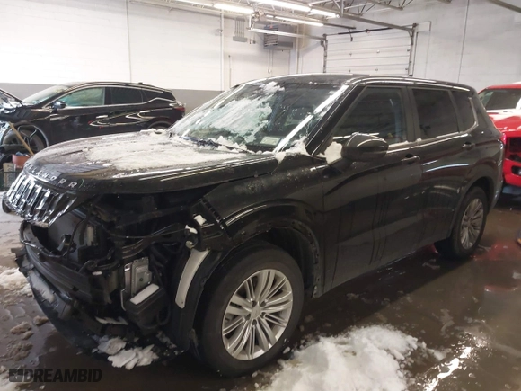 2024 Mitsubishi Outlander ES with VIN JA4J4UA86RZ004349, listed as a IAAI auction lot 41503384 with 11,792 mi miles. Bid and sale history available at carsss.com. Image 2.