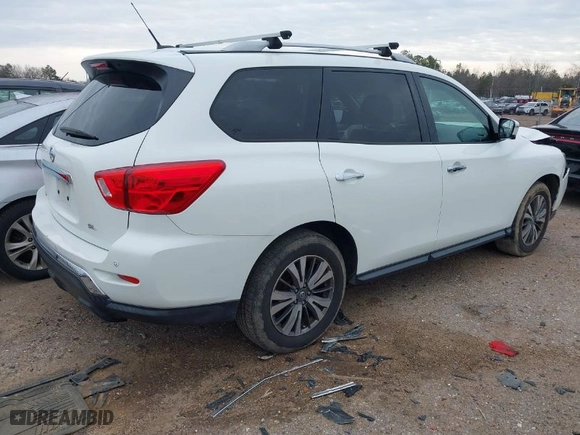 2017 Nissan Pathfinder S with VIN 5N1DR2MN0HC623634, listed as a IAAI auction lot 41592673 with 193,838 mi miles. Bid and sale history available at carsss.com. Image 4.