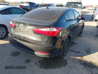 2016 Kia Forte LX z VIN KNAFX4A67G5522490, wystawiony jako IAAI lot #41135871 z przebiegiem 145 657 mil mil oraz . Historia ofert i sprzedaży dostępna na DreamBid. Obrazek 4.