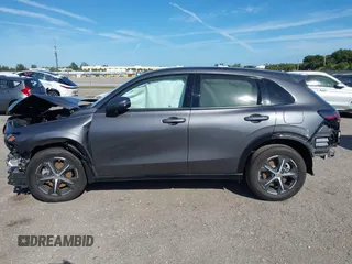2025 Honda HR-V EX-L z VIN 3CZRZ1H72SM700908, wystawiony jako IAAI lot #41172857 z przebiegiem 6229 mil mil oraz . Historia ofert i sprzedaży dostępna na DreamBid. Obrazek 15.