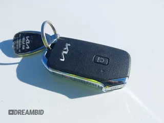 2022 Kia Telluride EX z VIN 5XYP34HC2NG260767, wystawiony jako IAAI lot #41816535 z przebiegiem 81 012 mil mil oraz . Historia ofert i sprzedaży dostępna na DreamBid. Obrazek 11.