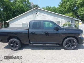 2018 Ram 1500 Express z VIN 1C6RR7FT9JS290131, wystawiony jako IAAI lot #42377820 z przebiegiem 56 442 mil mil oraz . Historia ofert i sprzedaży dostępna na DreamBid. Obrazek 13.