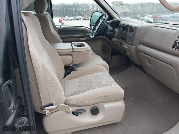 2002 Ford Super Duty F-250 XL with VIN 3FTNX20L62MA01807, listed as a IAAI auction lot 41544727 with 131,967 mi miles. Bid and sale history available at carsss.com. Image 5.