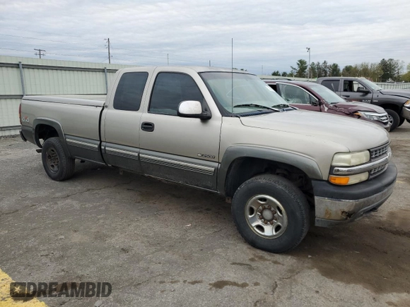 2000 Chevrolet Silverado 2500 LT with VIN 1GCGK29U0YE159920, listed as a Copart auction lot 53829755 with 104,964 mi miles and Clean Title. Bid and sale history available at carsss.com. Image 4.