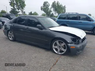 2003 Lexus IS 300/350 z VIN JTHBD192730068838, wystawiony jako IAAI lot #42152584 z przebiegiem 196 224 mil mil oraz . Historia ofert i sprzedaży dostępna na DreamBid. Obrazek 1.