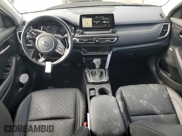 2021 Kia Seltos SX with VIN KNDETCA20M7078855, listed as a Copart auction lot 58071695 with 50,951 mi miles and Salvage title. Bid and sale history available at DreamBid. Image 8.