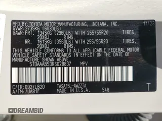 2024 Toyota Highlander XLE with VIN 5TDAAAB53RS028837, listed as a Copart auction lot 52251485 with 31,040 mi miles and Salvage title. Bid and sale history available at DreamBid. Image 13.