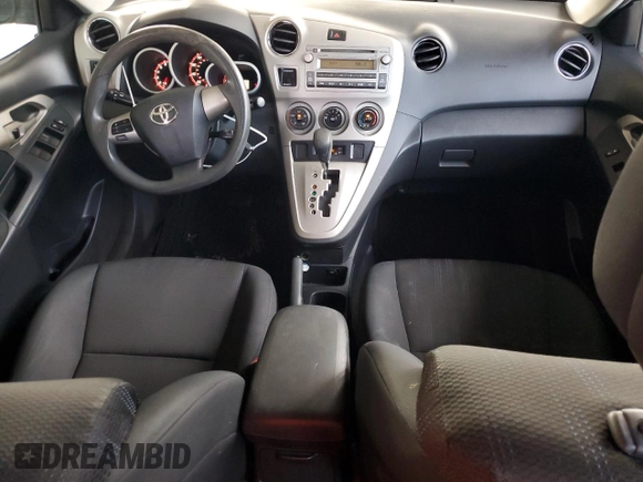 2011 Toyota Matrix z VIN 2T1KU4EE8BC736248, wystawiony jako Copart lot #58815295 z przebiegiem 104 006 mil mil oraz Szkoda całkowita • Salvage title. Historia ofert i sprzedaży dostępna na DreamBid. Obrazek 8.