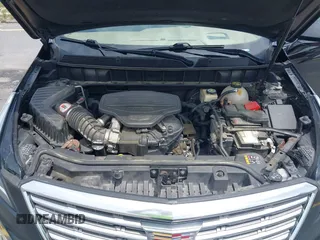 2017 Cadillac XT5 Platinum AWD z VIN 1GYKNFRS9HZ125677, wystawiony jako IAAI lot #42366784 z przebiegiem 152 116 mil mil oraz . Historia ofert i sprzedaży dostępna na DreamBid. Obrazek 10.