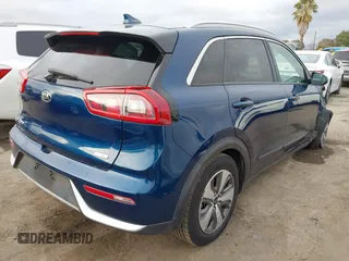 2017 Kia Niro FE with VIN KNDCB3LC1H5093432, listed as a IAAI auction lot 41464983 with 99,516 mi miles. Bid and sale history available at carsss.com. Image 4.