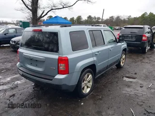 2013 Jeep Patriot Latitude with VIN 1C4NJPFB7DD251536, listed as a IAAI auction lot 41985457 with 165,875 mi miles. Bid and sale history available at carsss.com. Image 4.