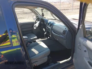2006 Jeep Liberty Sport with VIN 1J4GL48K26W214748, listed as a IAAI auction lot 41875513 with 105,941 mi miles. Bid and sale history available at carsss.com. Image 5.