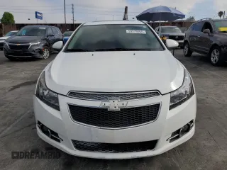 2014 Chevrolet Cruze 2LT z VIN 1G1PE5SB9E7436879, wystawiony jako Copart lot #59379565 z przebiegiem 183 282 mil mil oraz Czysty tytuł • Clean title. Historia ofert i sprzedaży dostępna na DreamBid. Obrazek 5.