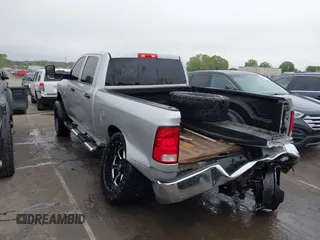 2017 Ram 2500 Tradesman z VIN 3C6UR5CL3HG529578, wystawiony jako IAAI lot #41992645 z przebiegiem 144 117 mil mil oraz . Historia ofert i sprzedaży dostępna na DreamBid. Obrazek 3.
