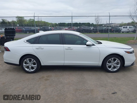 2024 Honda Accord LX z VIN 1HGCY1F20RA058803, wystawiony jako IAAI lot #42059758 z przebiegiem 13 071 mil mil oraz . Historia ofert i sprzedaży dostępna na DreamBid. Obrazek 13.