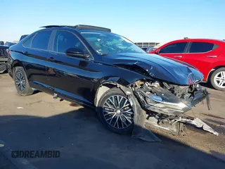 2019 Volkswagen Jetta S z VIN 3VWC57BU1KM122824, wystawiony jako IAAI lot #41323866 z przebiegiem 114 047 mil mil oraz . Historia ofert i sprzedaży dostępna na DreamBid. Obrazek 1.