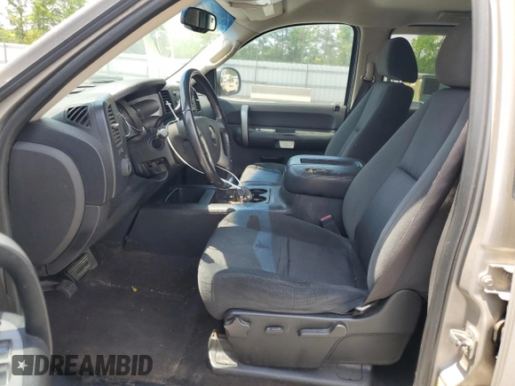 2008 Chevrolet Silverado 1500 1LT with VIN 3GCEC13068G223245, listed as a Copart auction lot 50980115 with 304,965 mi miles and Clean Title. Bid and sale history available at DreamBid. Image 7.