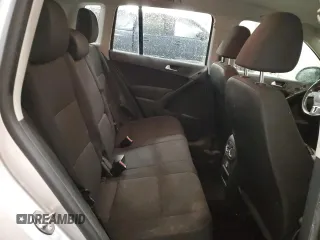 2013 Volkswagen Tiguan SE z VIN WVGBV3AX2DW559247, wystawiony jako Copart lot #57121375 z przebiegiem 171 171 mil mil oraz Czysty tytuł • Clean title. Historia ofert i sprzedaży dostępna na DreamBid. Obrazek 11.