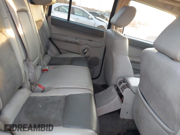 2007 Jeep Commander Overland z VIN 1J8HG68227C653826, wystawiony jako IAAI lot #40649706 z przebiegiem 225 538 mil mil oraz . Historia ofert i sprzedaży dostępna na DreamBid. Obrazek 8.