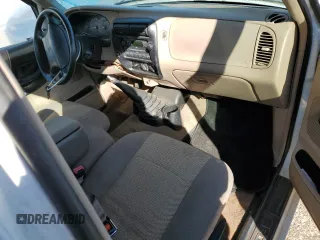 1999 Mazda B-Series Truck SX z VIN 4F4YR12CXXTM23416, wystawiony jako Copart lot #46078195 z przebiegiem 221 079 mil mil oraz Szkoda całkowita • Salvage title. Historia ofert i sprzedaży dostępna na DreamBid. Obrazek 8.