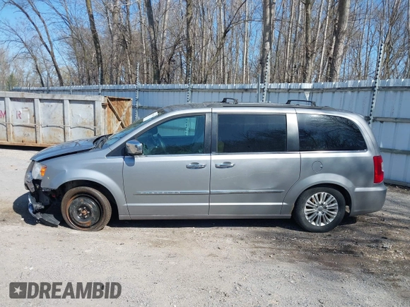2013 Chrysler Town & Country Touring L with VIN 2C4RC1CG6DR660858, listed as a IAAI auction lot 41970976 with 140,299 mi miles and . Bid and sale history available at DreamBid. Image 14.
