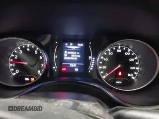 2020 Jeep Compass Latitude с VIN 3C4NJDBB8LT165150, выставлен на аукционе IAAI как лот 41991025 с пробегом 20 464 миль миль и . История ставок и продаж доступна на DreamBid. Изображение 7.