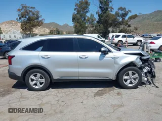 2021 Kia Sorento LX z VIN 5XYRG4LC5MG021586, wystawiony jako IAAI lot #42000187 z przebiegiem 81 046 mil mil oraz . Historia ofert i sprzedaży dostępna na DreamBid. Obrazek 13.