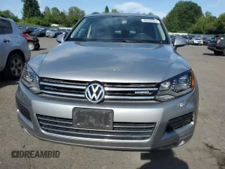 2012 Volkswagen Touareg с VIN WVGEG9BP6CD008533, выставлен на аукционе Copart как лот 60356345 с пробегом 103 270 миль миль и Чистый • Clean title. История ставок и продаж доступна на DreamBid. Изображение 5.