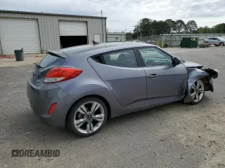 2016 Hyundai Veloster z VIN KMHTC6AD6GU263245, wystawiony jako Copart lot #51296685 z przebiegiem 132 889 mil mil oraz Szkoda całkowita • Salvage title. Historia ofert i sprzedaży dostępna na DreamBid. Obrazek 3.