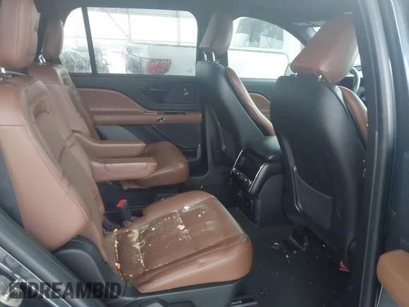 2022 Lincoln Aviator Reserve z VIN 5LM5J7WC2NGL15256, wystawiony jako IAAI lot #41533621 z przebiegiem 35 683 mil mil oraz . Historia ofert i sprzedaży dostępna na DreamBid. Obrazek 8.